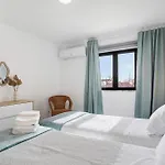 Holiday home Bouros's Cliff *