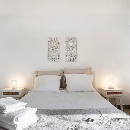 Bouros's Cliff Casa de Férias *